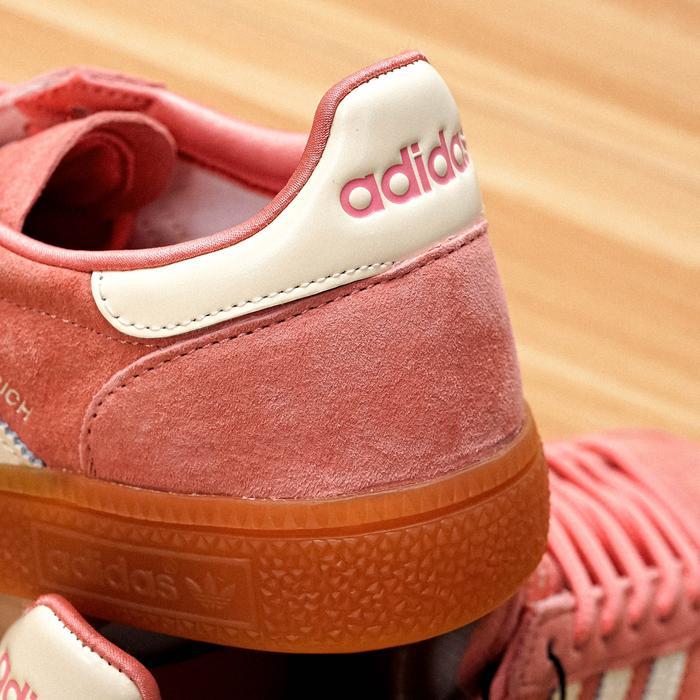 Handball Spezial Sporty and Rich Pink