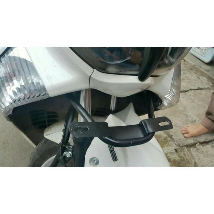 Dudukan Plat no Nmax Bracket Dudukan plat no kumis nmax