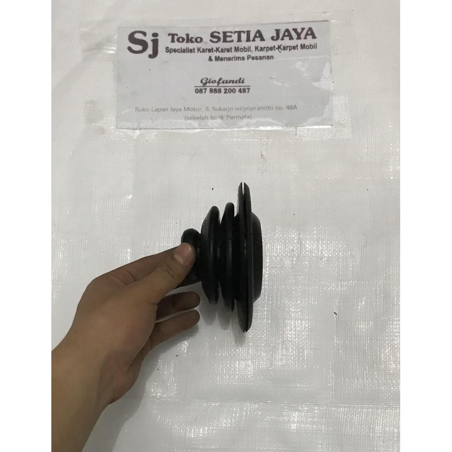 Ready.. Karet Boot Perseneling Atau Karet Transmisi Isuzu Panther Kotak