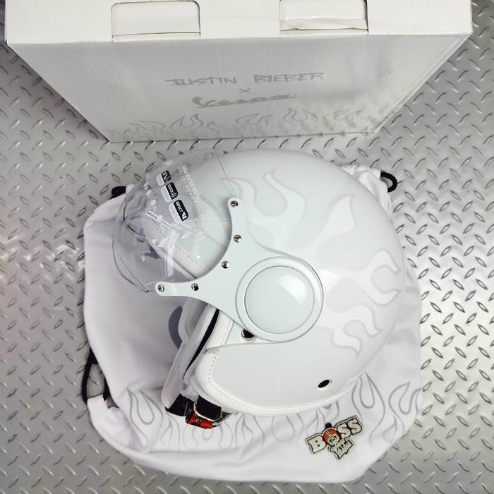 Helm Original Vespa X Justin Bieber