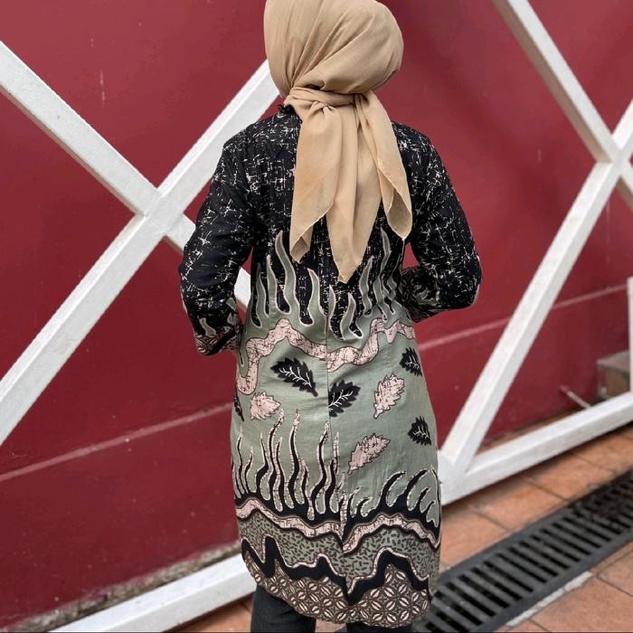 de68- Batik Tunik Qistina Bahan Katun Kombinasi Motif Hitam Sage