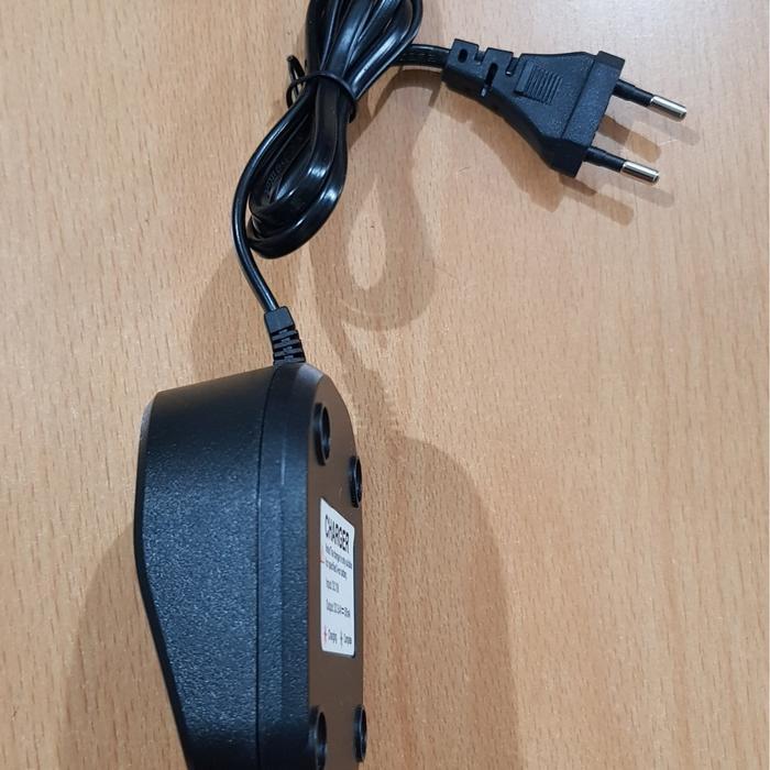 CHARGER HT HARVE HV 88 PRO BAOFENG UV82 POFUNG UV82 HARVE HV88 WALKIE TALKIE