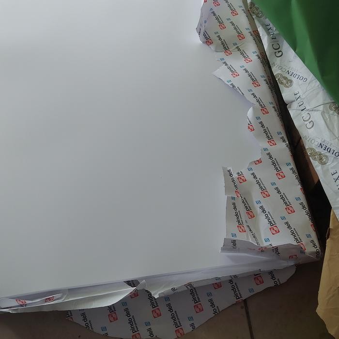 

Kertas Bluish White Premium 250gr A4 Karton (isi 100 Lembar)