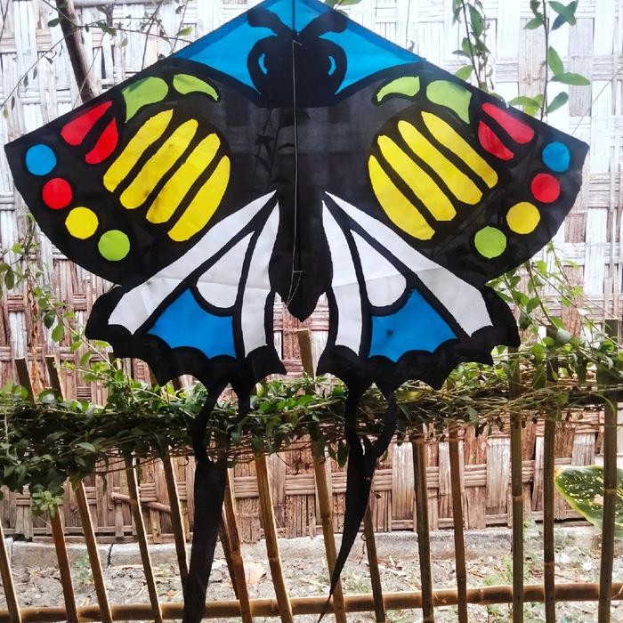 layangan kain burung hantu