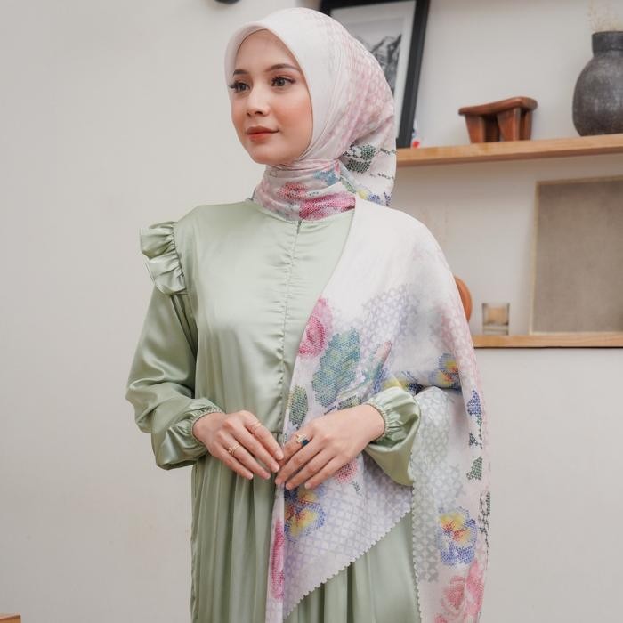 Pilihan- Radwah - Fitri Scarf - Hijab Wanita Muslim - Kerudung Voal Square / Segi Empat