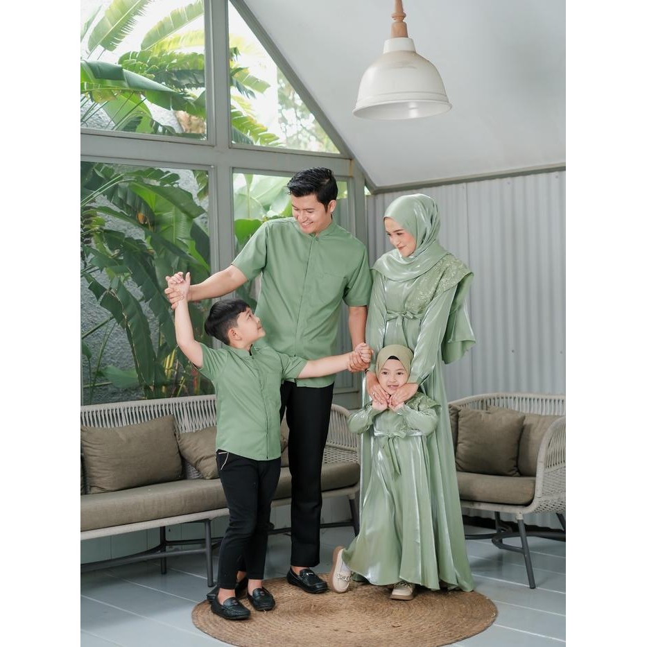 Pilihan- Sarimbit Set Keluarga Shimmer Hijau Sage Family Set Lebaran Idul Fitri