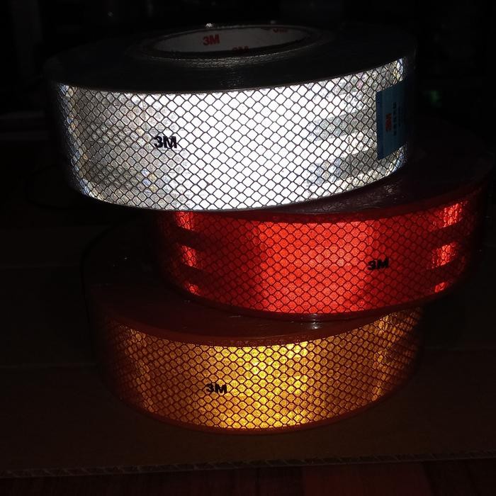 

Stiker Safety Reflective Merah- Scotlet Honeycomb Korea 2"X45 M
