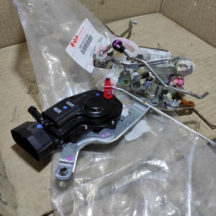 Door lock pintu Depan Apv Arena Original