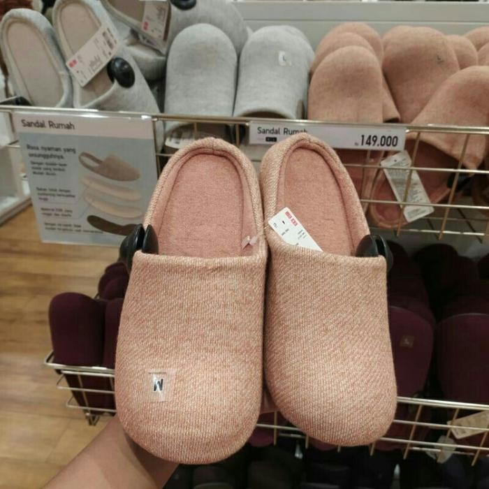 Rumah Lucu Sandal NEW ARRIVAL Uniqlo