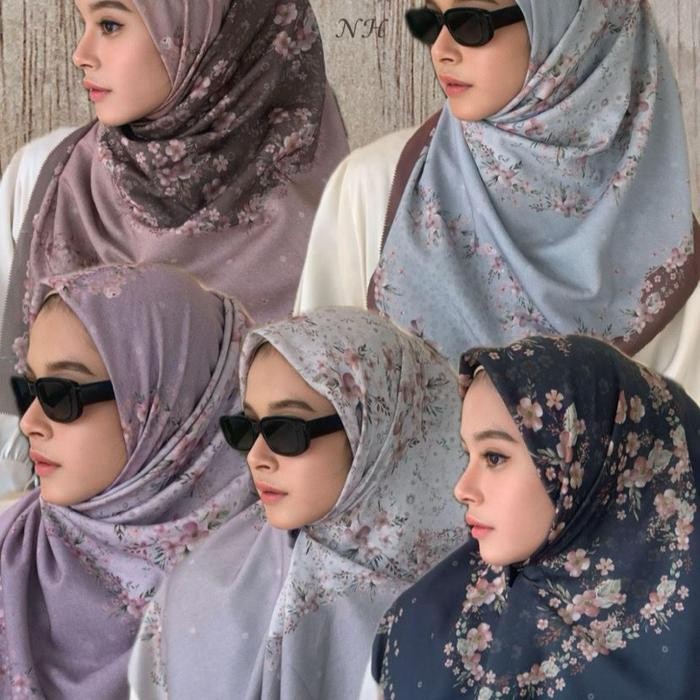 Top ( KODE - FLOWER - ) Hijab Segi Empat Voal Motif Muslim Square