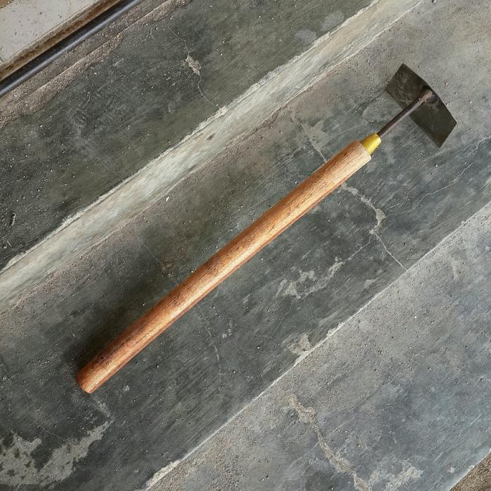 Cangkul Pacul Taman Mini Sedang Siap Pakai