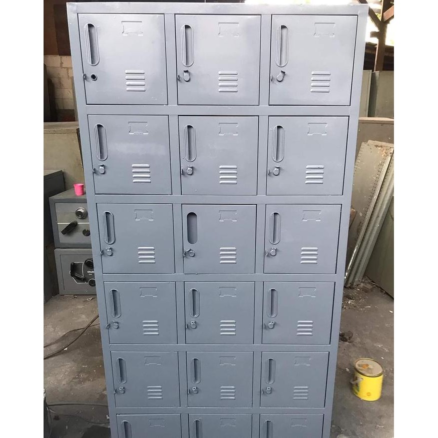 LOKER BESI 18 PINTU LEMARI LOKER BESI BEKAS / SECOND