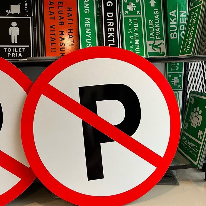 

SIGN TANDA RAMBU DILARANG PARKIR 60 CM HITAM