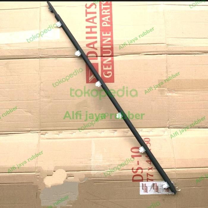 Pelipit Kaca Depan Luar Avanza / Xenia All New 2012 - 2018