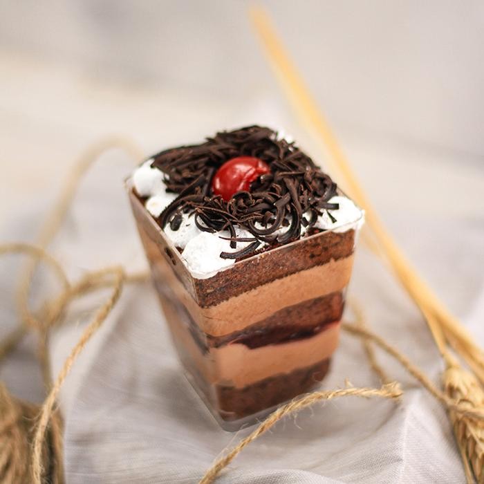 TerEnakPolll- Momolin Bakery Cup Dessert Black Forest - Dessert Box Mini - Kue Kecil