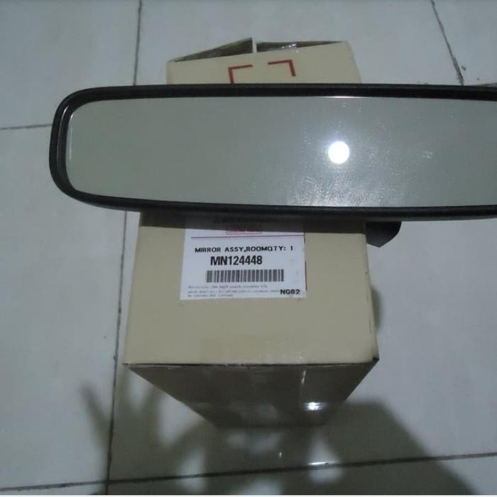 Kaca Spion Dalam Mitsubishi Grandis