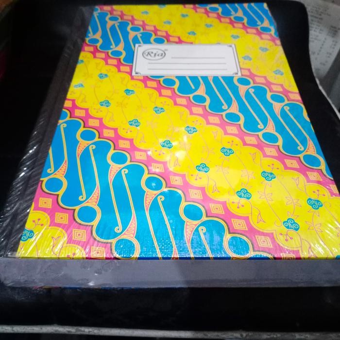 

Buku folio isi 500 lembar ria
