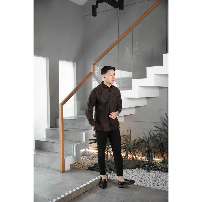 Hardi Batik - LAKSANA DARK BROWN Kemeja Batik Pria Lengan Panjang