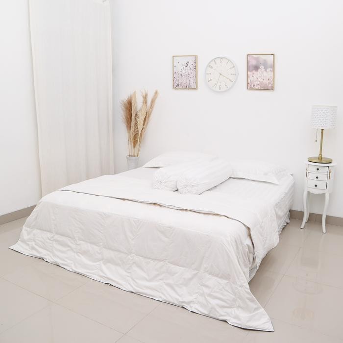 Selimut Tidur Bulu Angsa FEATHER WORLD QUILT Bulu Angsa type ROYAL 70% White Down Bulu Angsa Asli