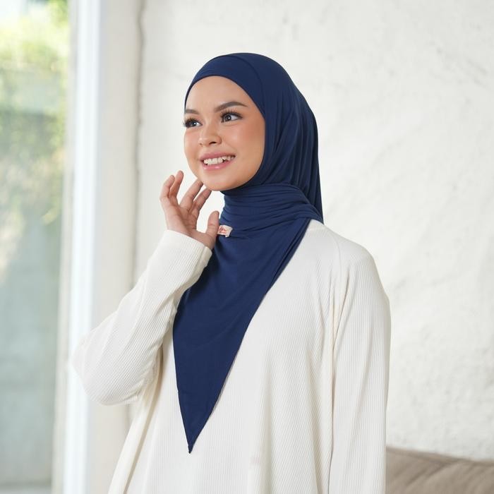 Pilihan- Zm Zaskia Mecca X Meccanism - Ashilla Pashmina Hijab Instan Cooltech Airflow - Spandex