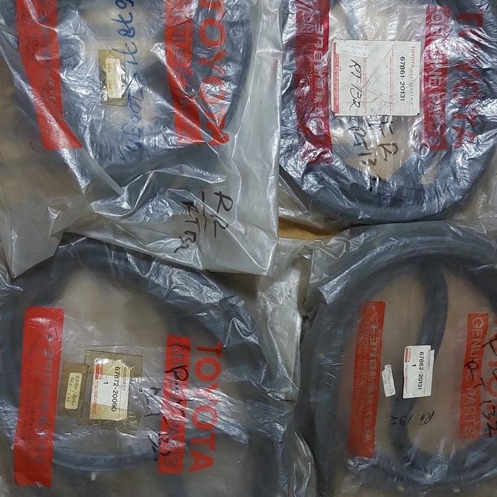 Karet Pintu Toyota Corona RT132 TT132 Original