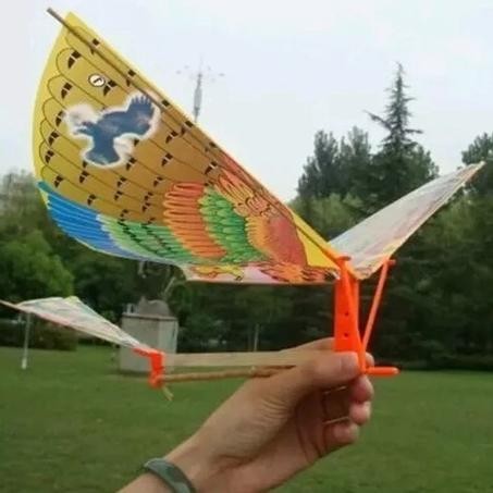 Layangan Burung Rakit Terbang Sayap Mengepak Tenaga Karet Mainan Anak