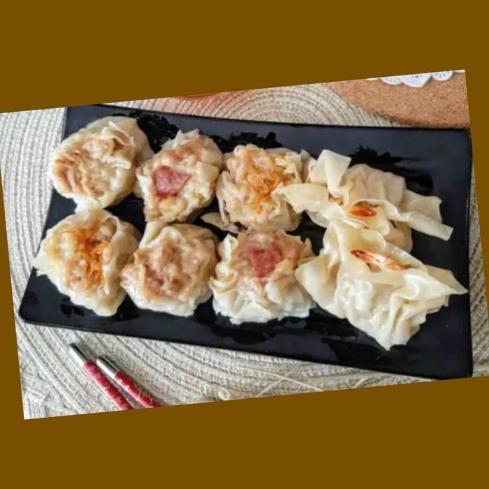 

Pilihan- Dimsum Ayam Mix Plus Saus Sambal