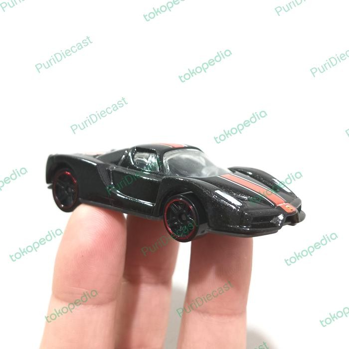 Pilihan- Hot Wheels Hotwheels Enzo Ferrari Black Gift Pack 5 Black