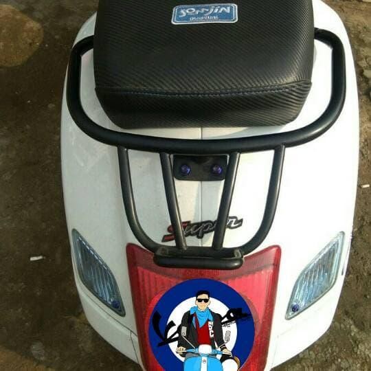 Zelioni Rear Rack Replika Aksesoris Vespa Gts 150/300