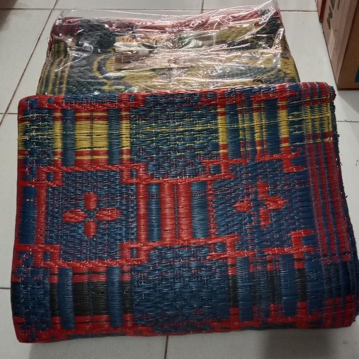 Tikar Plastik/ Tikar Piknik Lipat 2X3 Terlaris