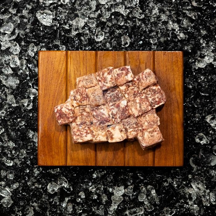 

Pilihan- Zeitagyu Wagyu Saikoro 250 Gram