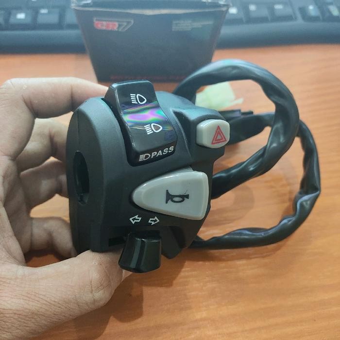 Saklar Kiri CBR150 Pass Dim Plus Tombol Hazard Universal