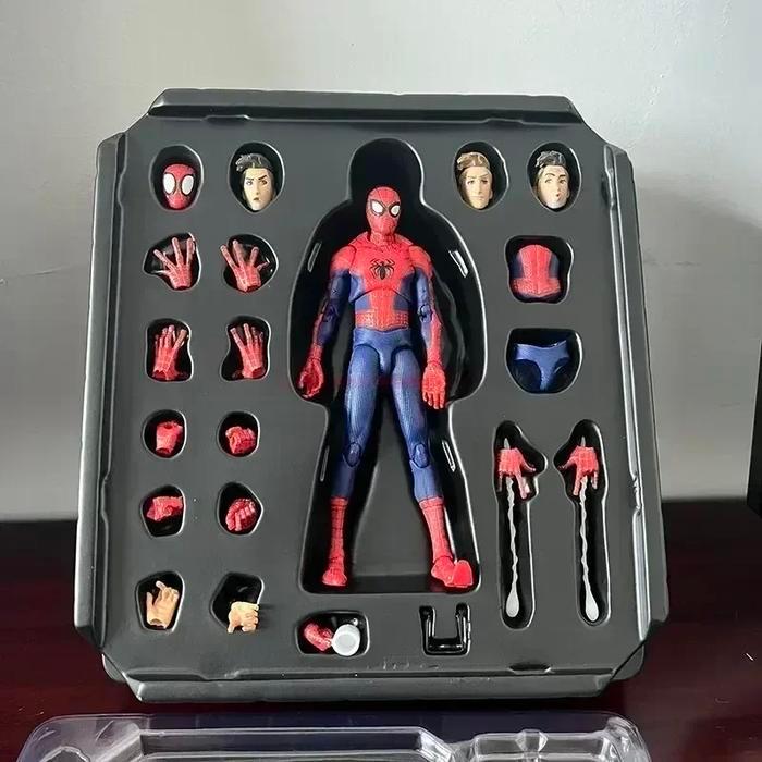 Sentinel Spiderman Peter B Kws Action Figure