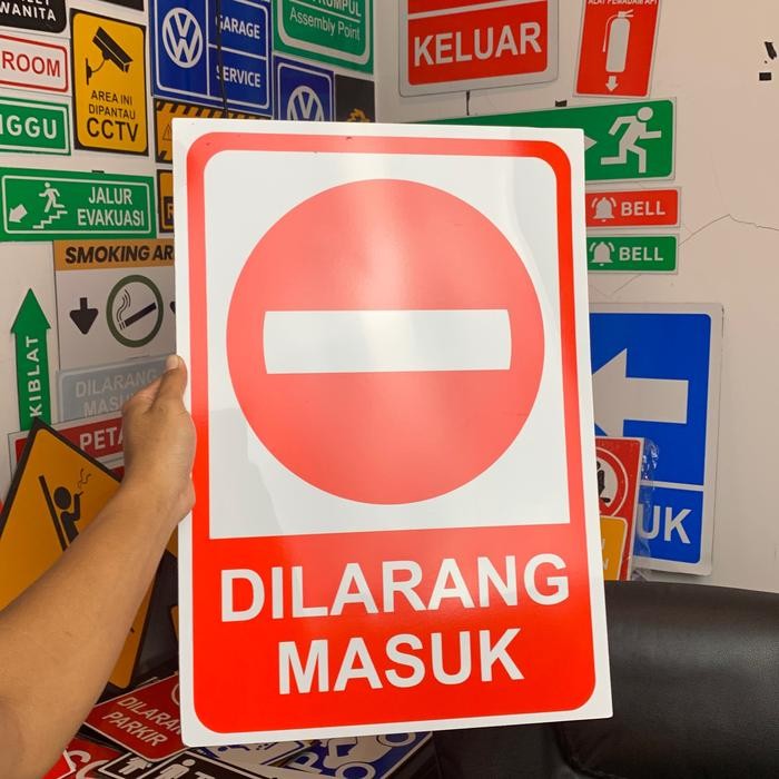 

SIGN TANDA RAMBU DILARANG MASUK 35 X 50 CM MERAH PUTIH HITAM