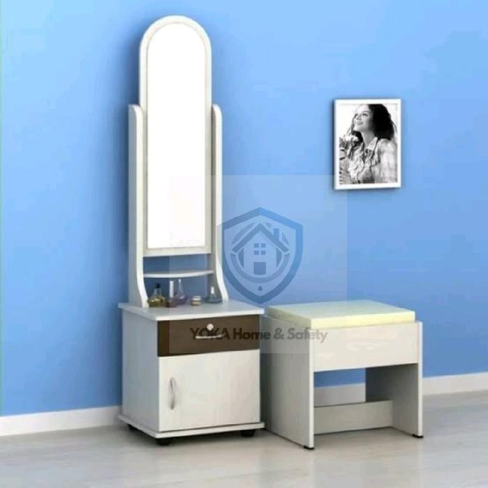 Meja Rias Minimalis Full Kaca