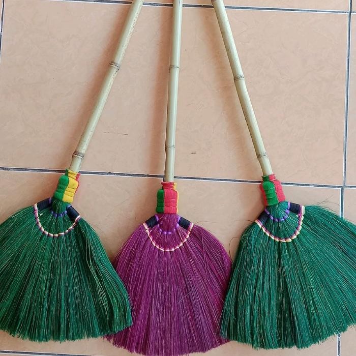 ASLI Sapu lantai rayung gagang bambu cendani sangat praktis dan ringan isi paket 1 pcs READY STOCK