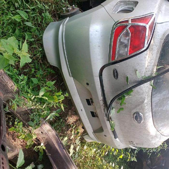 Bumper belakang&stoplam kiri datsun go