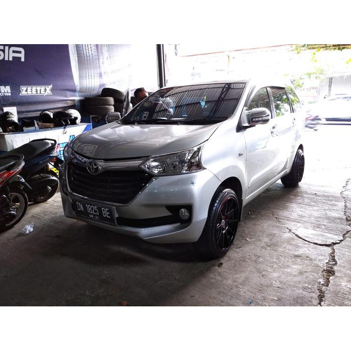 Mobil avanza brio agya ayla pakai velg HSR SHINJUKU ring 15