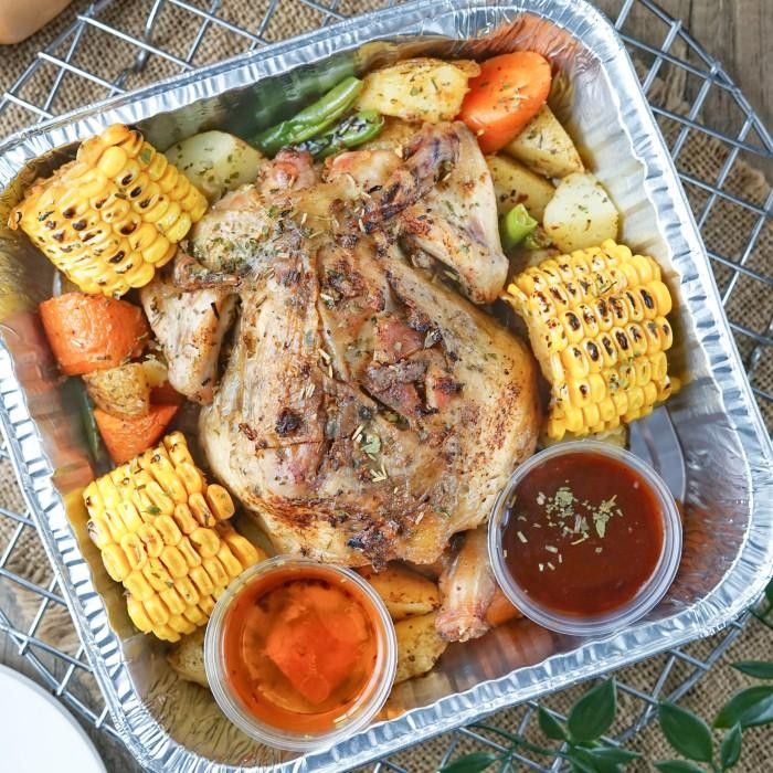 Parcel Natal Christmas Hampers Roasted Chicken Garlic Butter Rosemary Berkualitas