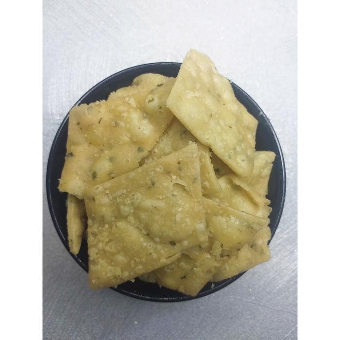 

KERIPIK BAWANG MA' OCA 500 G