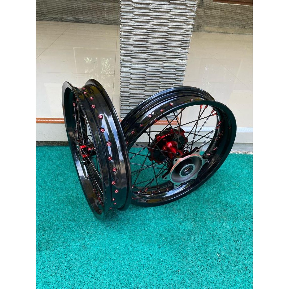 Wheelset Supermoto Crf Ring 17 Tanpa Ban Velg Rossi Baru