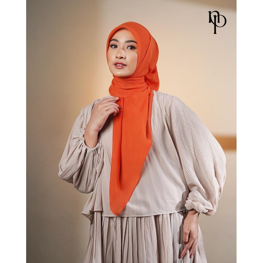 Pilihan- Plain Paris Napocut (Segi Empat) Jilbab Simple