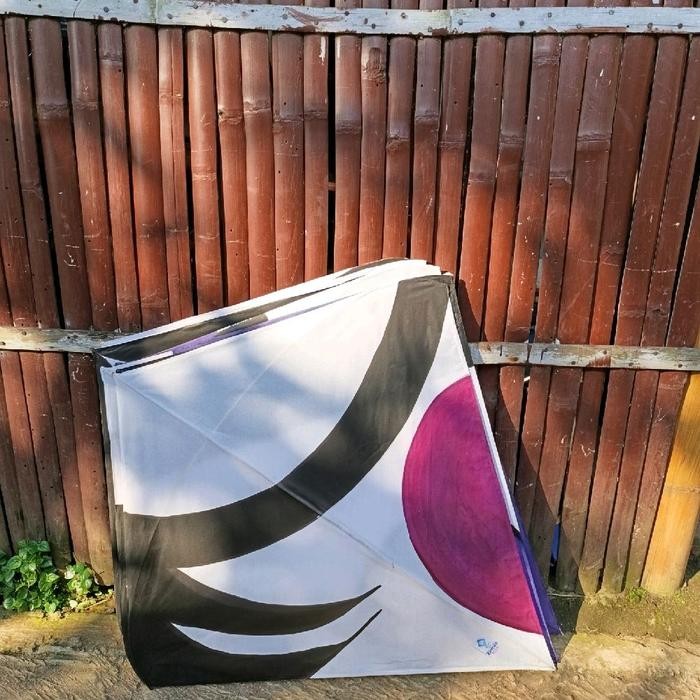 10 PCS Layangan Ukuran 90 cm Mainan Outdoor Seru Dewasa