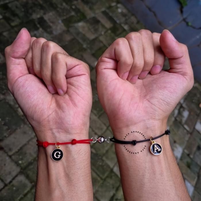 Bisa E-Katalog Zafa Gelang Magnet Couple Liontin Huruf Tali Tahan Air - Zbh X Circle Letter X