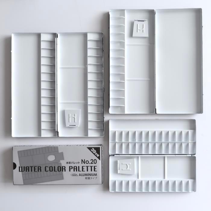 New Holbein Aluminum Folding Watercolor Palettes