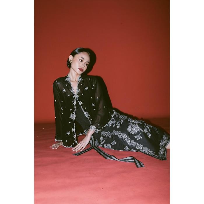 TERLARIS Senja Sore - Nala Embroidery Kebaya READY STOCK