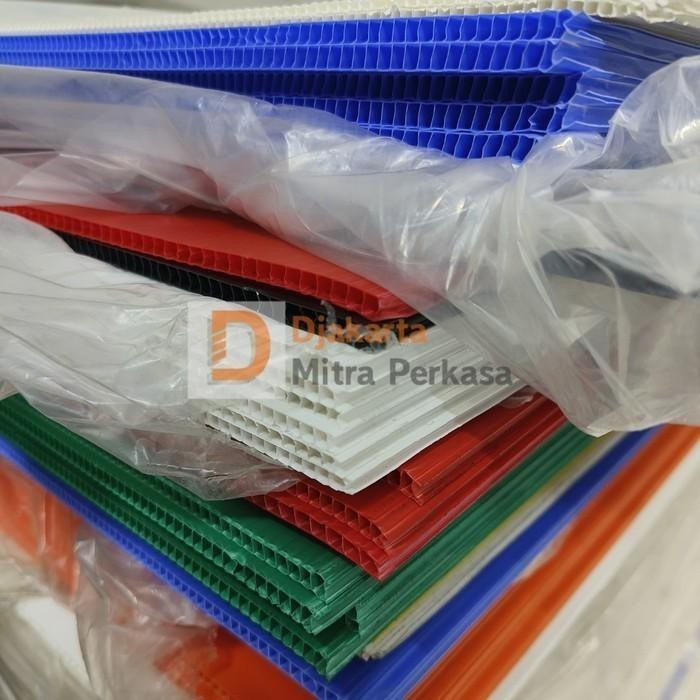 

Impra Board 3MM 125 x 150cm Infraboard Papan Plastik Ukuran 125x150cm