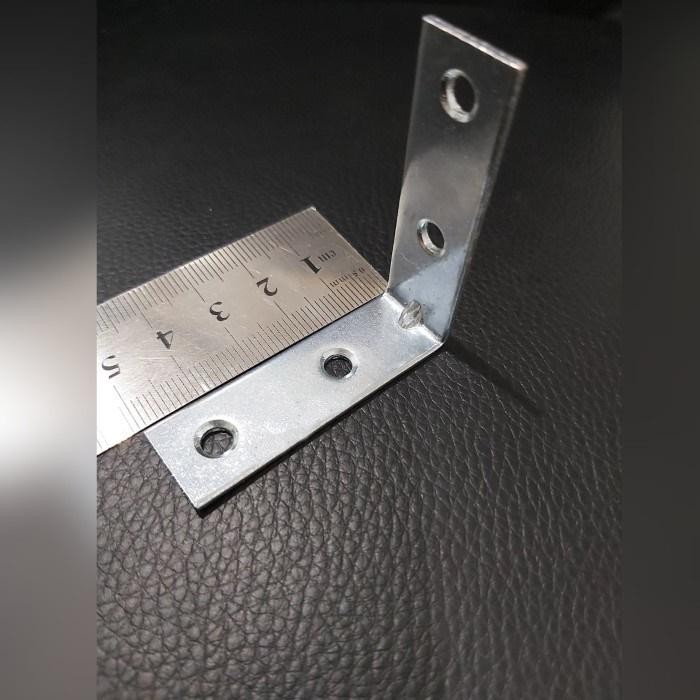 Plat Siku Besi / Plat Tekuk Besi / Plat Siku Tebal 4 Lubang 50MMX50MM