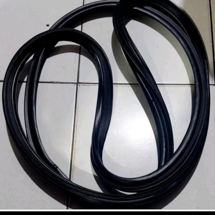 Karet Peredam Bagasi Mobil Yaris Bakpao