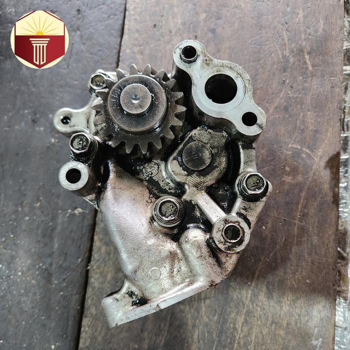 pompa oli hino ho7d bekas copotan truk